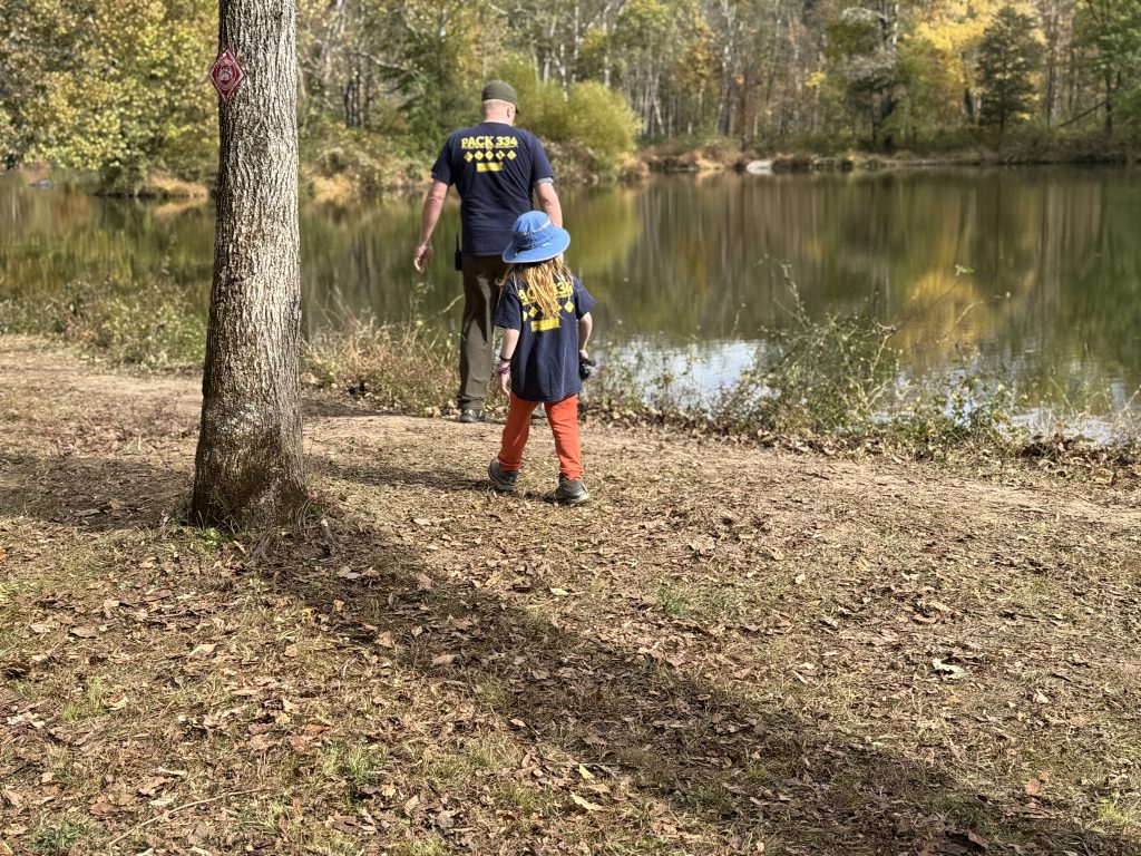 Searching for the best fishing spot. - Scouting 334 Searching for the best fishing spot.