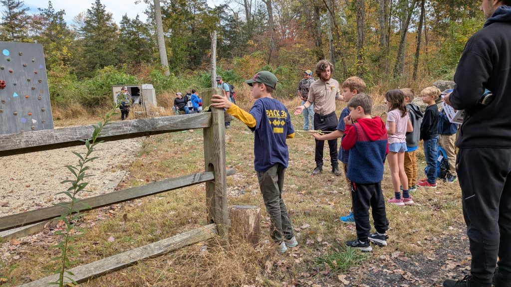 Getting ready for bouldering - Scouting 334 Getting ready for bouldering